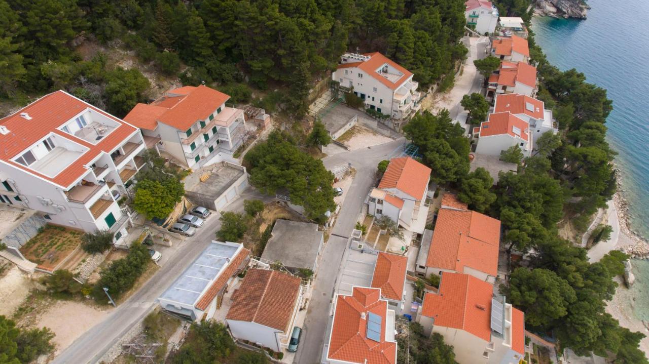 Apartments Jadranko Brela Exterior photo