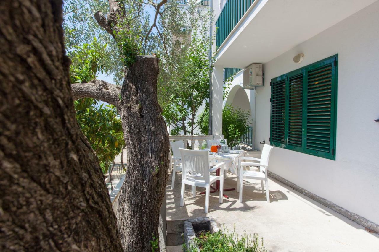 Apartments Jadranko Brela Exterior photo